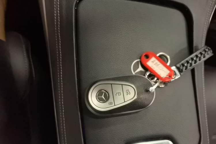 Used Mercedes-Benz C-Class 2023 Revised C 200 L Sport Edition Gear Lever