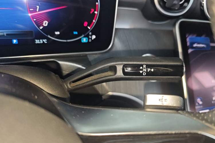 Used Mercedes-Benz C-Class 2023 Revised C 200 L Sport Edition Gear Lever