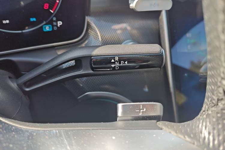 Used Mercedes-Benz C-Class 2023 Restyled C 260 L Night Edition Sports Version Gear Lever