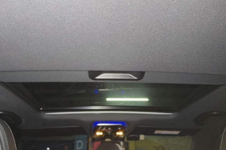 Used Mercedes-Benz C-Class 2023 C 200 L Sport Edition Headliner