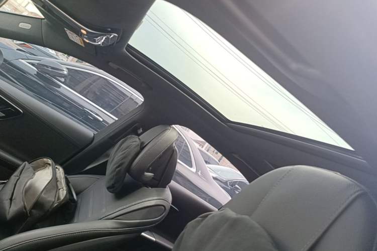 Used Mercedes-Benz C-Class 2023 Second Facelift C 260 L Sport Edition Headliner