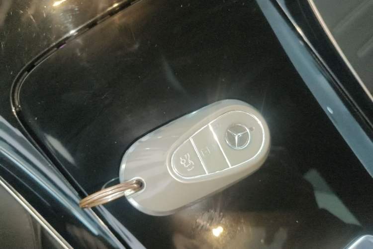 Used Mercedes-Benz C-Class 2023 C 200 L Sport Edition Interior 1
