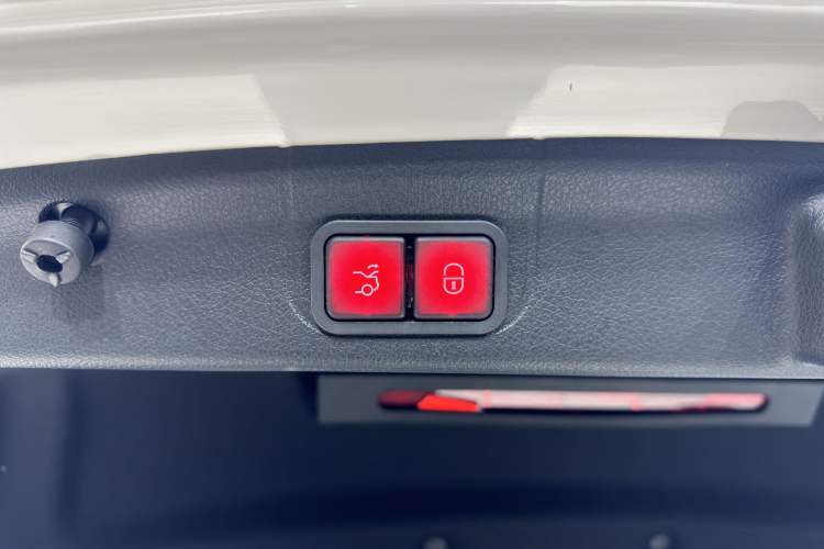 Used Mercedes-Benz C-Class 2023 C 260 L Sport Edition 4MATIC Interior 1