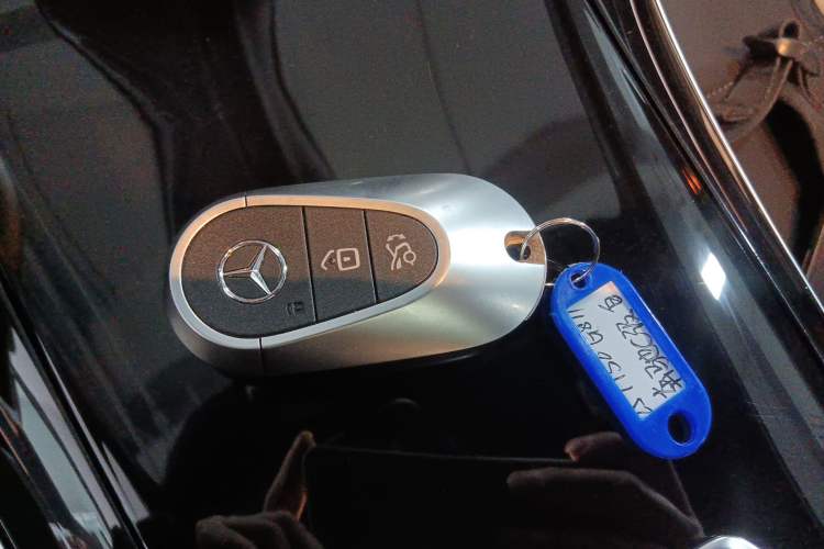 Used Mercedes-Benz C-Class 2023 Facelift C 260 L Interior 1