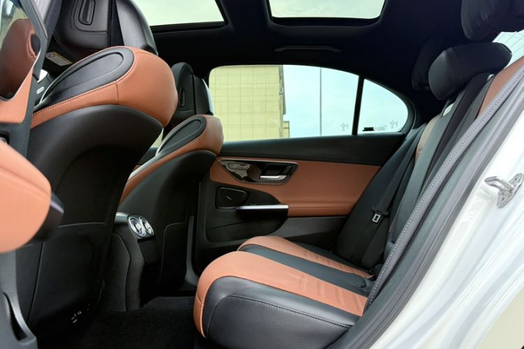 Used Mercedes-Benz C-Class 2023 C 260 L Sport Edition Interior 13