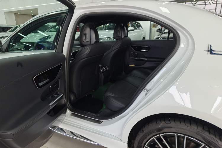 Used Mercedes-Benz C-Class 2023 C 200 L Sport Edition Interior 2