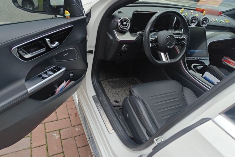 Used Mercedes-Benz C-Class 2023 Second Facelift C 260 L Sport Edition Interior 3