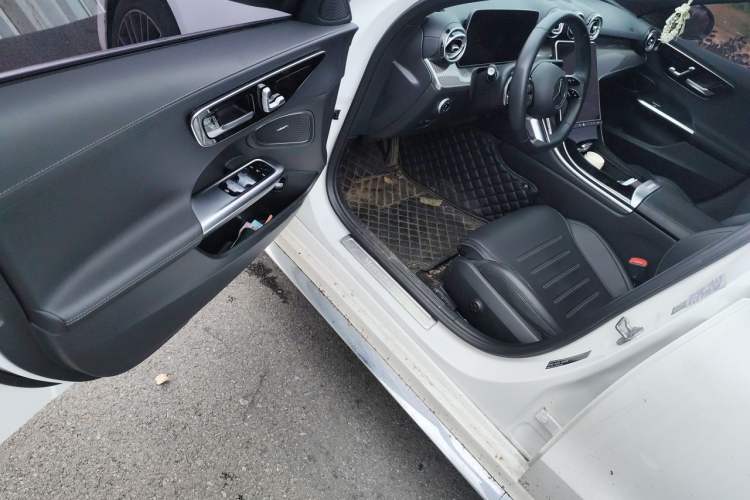 Used Mercedes-Benz C-Class 2023 Restyled C 260 L Sport Edition Interior 3