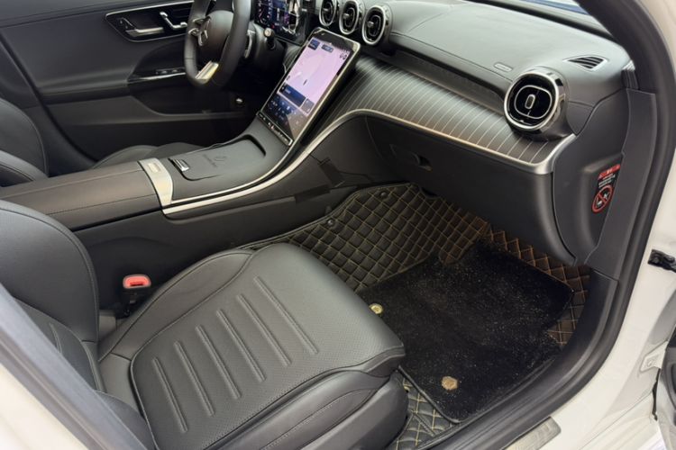 Used Mercedes-Benz C-Class 2023 C 200 L Sport Edition Interior 4