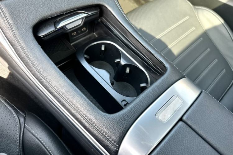 Used Mercedes-Benz C-Class 2023 Second Facelift C 260 L Sport Edition Interior 4