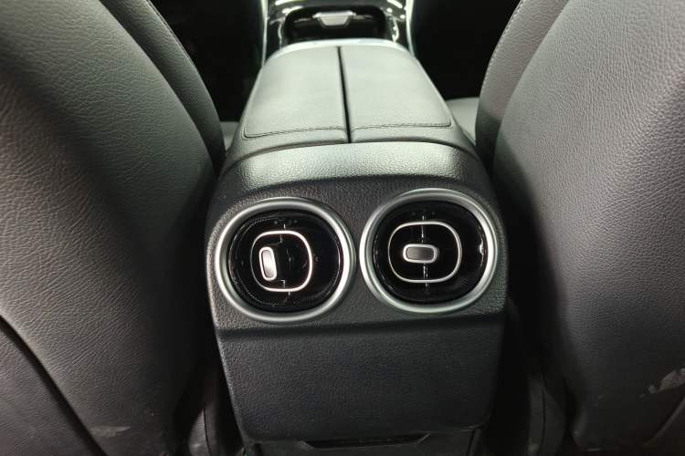 Used Mercedes-Benz C-Class 2023 C 200 L Sport Edition Interior 4
