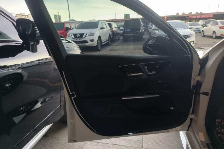 Used Mercedes-Benz C-Class 2023 Revised C 200 L Sport Edition Interior 4