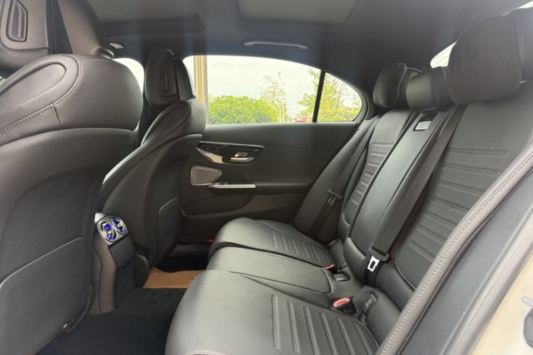 Used Mercedes-Benz C-Class 2023 Second Facelift C 260 L Sport Edition Interior 4