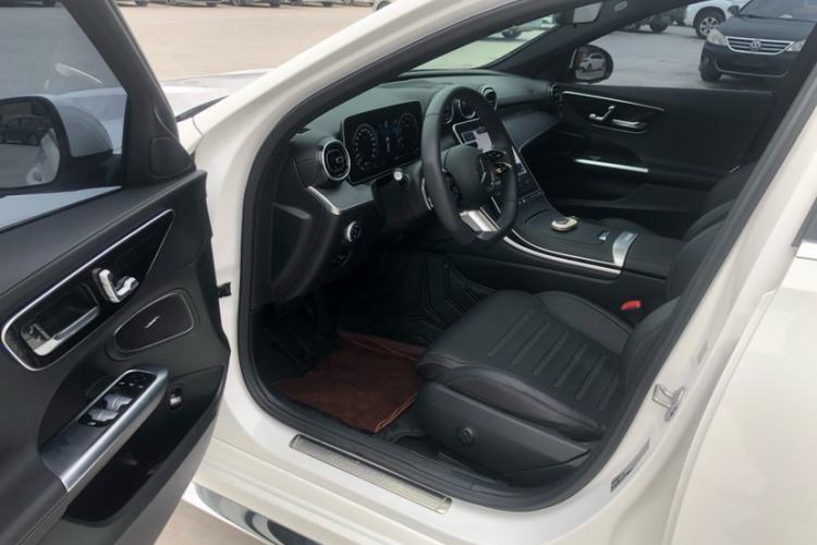 Used Mercedes-Benz C-Class 2023 Revised C 200 L Sport Edition Interior 4