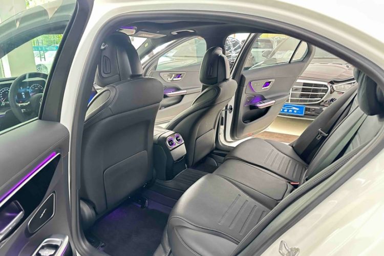 Used Mercedes-Benz C-Class 2023 C 260 L Sport Edition Interior 5