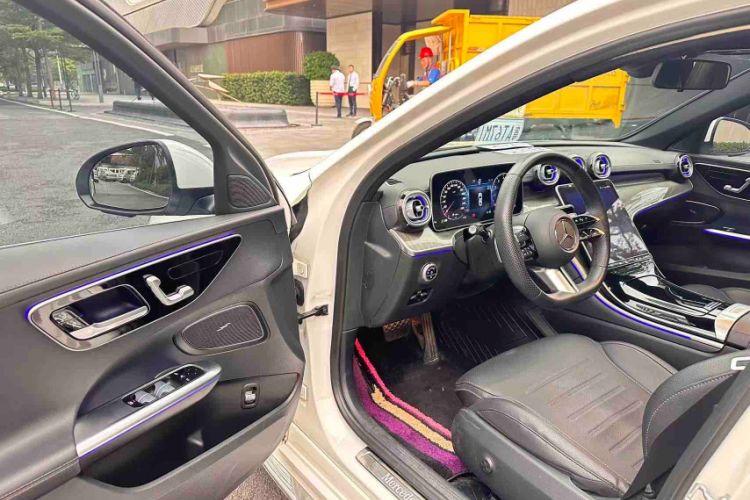 Used Mercedes-Benz C-Class 2023 Restyled C 260 L Sport Edition Interior 5