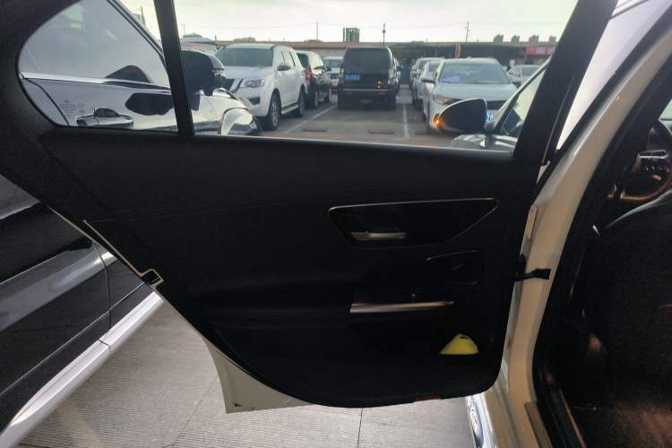 Used Mercedes-Benz C-Class 2023 Revised C 200 L Sport Edition Interior 5