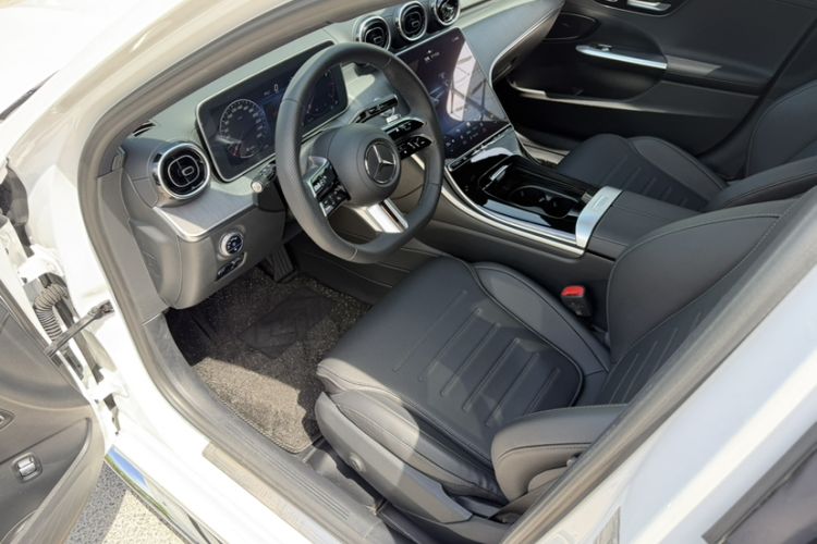 Used Mercedes-Benz C-Class 2023 C 200 L Sport Edition Interior 6