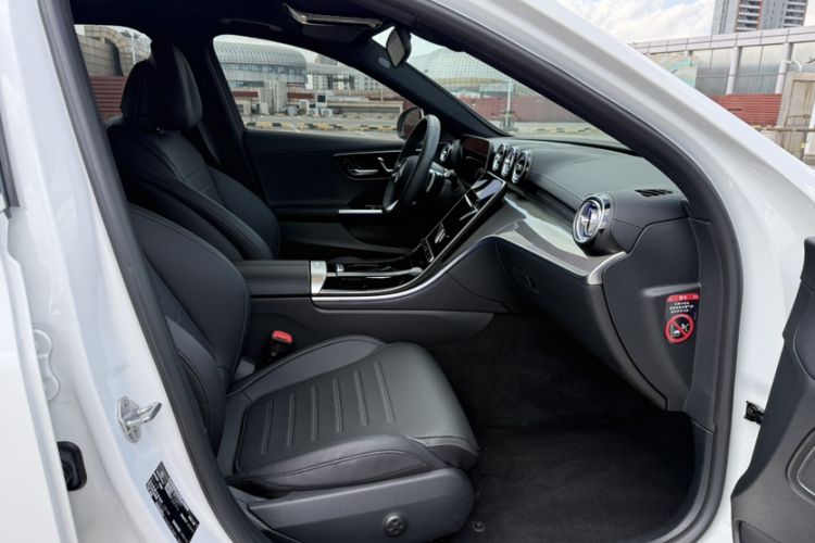 Used Mercedes-Benz C-Class 2023 C 260 L Sport Edition Interior 9