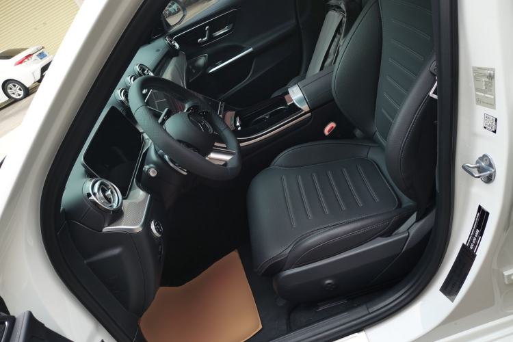 Used Mercedes-Benz C-Class 2023 Second Facelift C 260 L Starry Night Sports Edition Left Front Seat