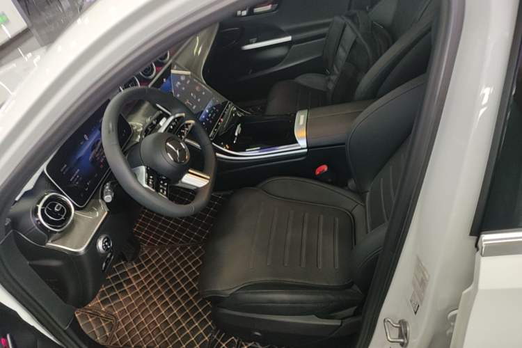 Used Mercedes-Benz C-Class 2023 Revised C 200 L Sport Edition Left Front Seat