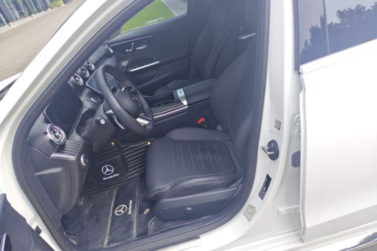 Used Mercedes-Benz C-Class 2023 Revised C 200 L Sport Edition Left Front Seat