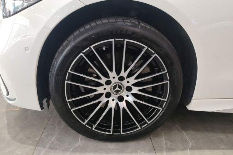 Used Mercedes-Benz C-Class 2023 Restyled C 260 L Sport Edition Left Front Wheel Hub