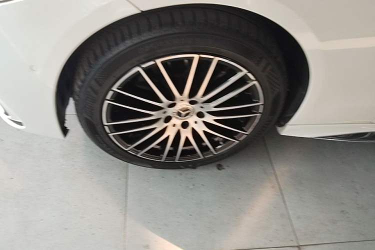 Used Mercedes-Benz C-Class 2023 Revised C 200 L Sport Edition Left Front Wheel Hub