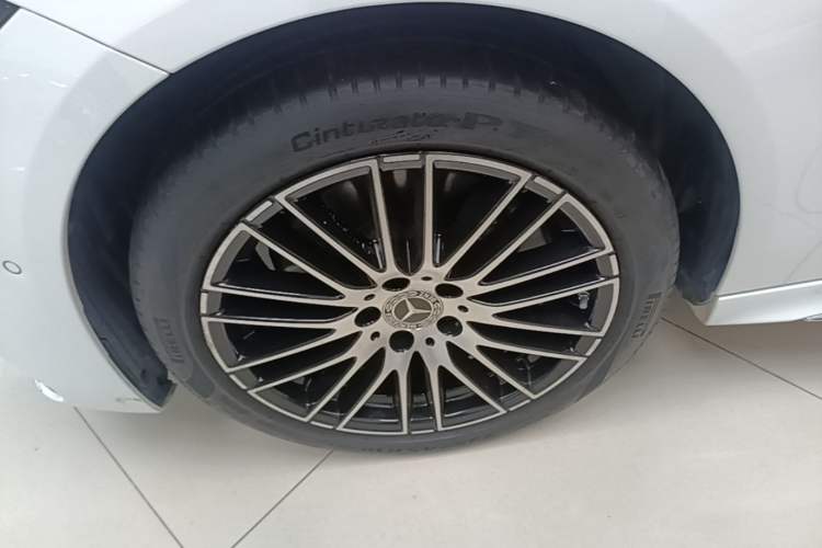 Used Mercedes-Benz C-Class 2023 Restyled C 260 L Sport Edition Left Front Wheel Hub