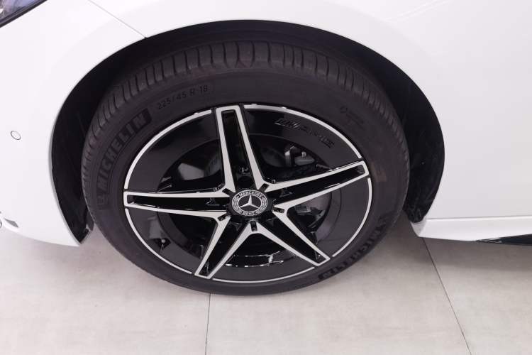 Used Mercedes-Benz C-Class 2023 Restyled C 260 L Night Edition Sports Version Left Front Wheel Hub