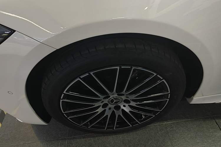 Used Mercedes-Benz C-Class 2023 Restyled C 260 L Sport Edition Left Front Wheel Hub