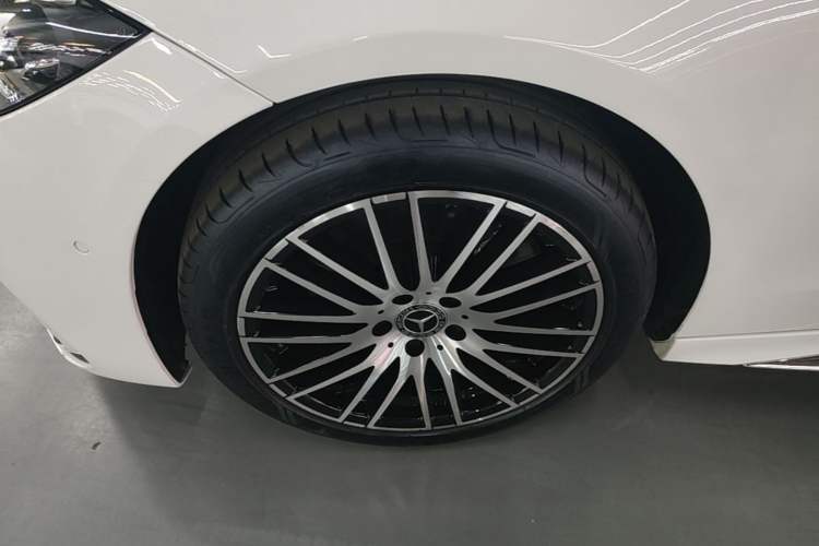 Used Mercedes-Benz C-Class 2023 Restyled C 260 L Sport Edition Left Front Wheel Hub
