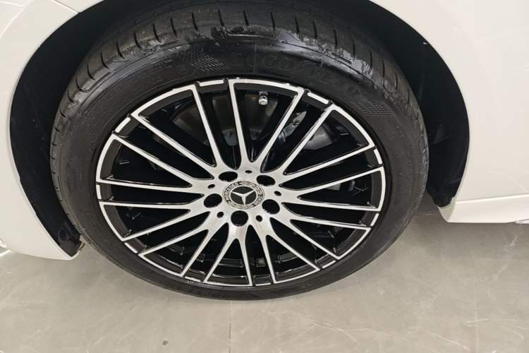 Used Mercedes-Benz C-Class 2023 C 260 L Sport Edition Left Front Wheel Hub