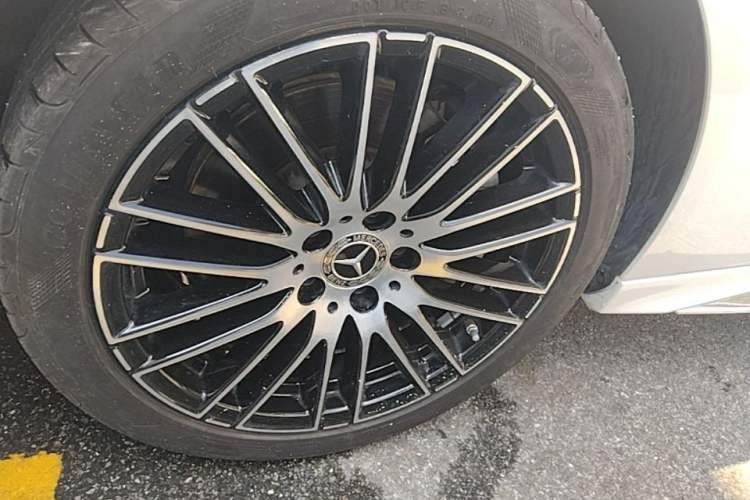 Used Mercedes-Benz C-Class 2023 Restyled C 260 L Sport Edition Left Front Wheel Hub