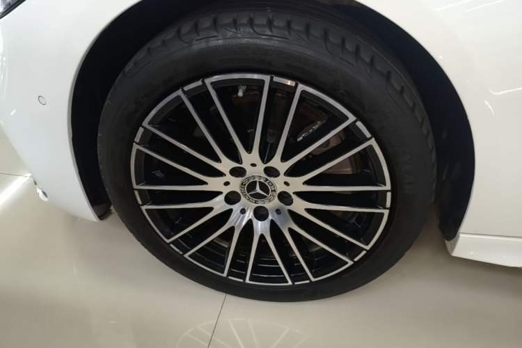 Used Mercedes-Benz C-Class 2023 C 260 L Sport Edition Left Front Wheel Hub
