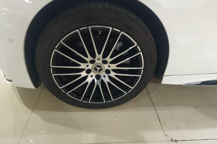 Used Mercedes-Benz C-Class 2023 Restyled C 260 L Sport Edition Left Front Wheel Hub