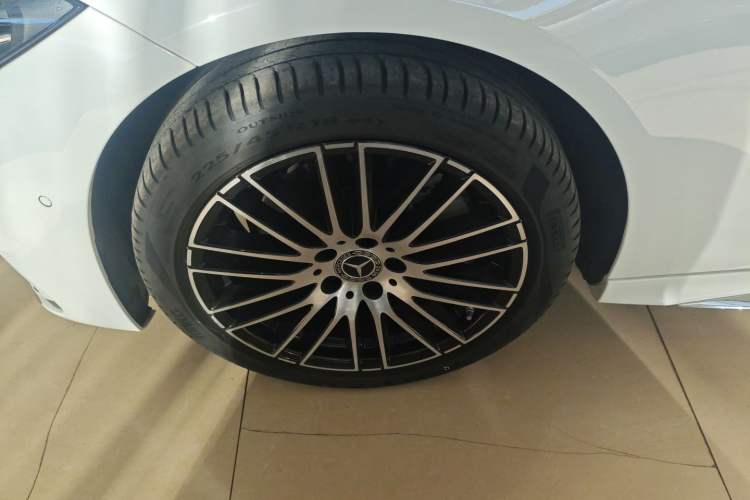 Used Mercedes-Benz C-Class 2023 Revised C 200 L Sport Edition Left Front Wheel Hub