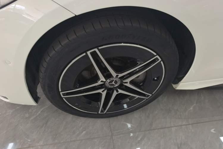 Used Mercedes-Benz C-Class 2023 Restyled C 260 L Night Edition Sports Version Left Front Wheel Hub