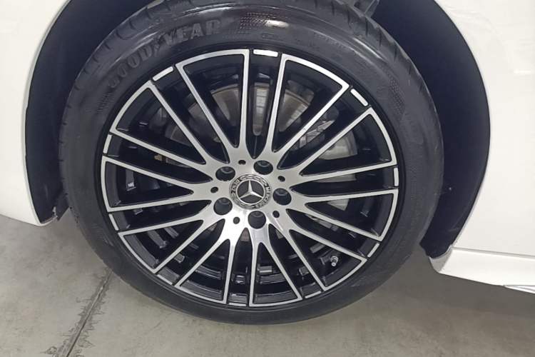 Used Mercedes-Benz C-Class 2023 Second Facelift C 260 L Sport Edition Left Front Wheel Hub