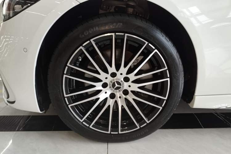 Used Mercedes-Benz C-Class 2023 Restyled C 260 L Sport Edition Left Front Wheel Hub