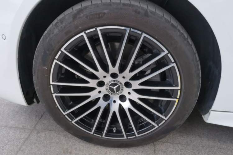 Used Mercedes-Benz C-Class 2023 C 260 L Sport Edition Left Front Wheel Hub