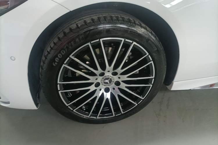Used Mercedes-Benz C-Class 2023 Revised C 200 L Sport Edition Left Front Wheel Hub