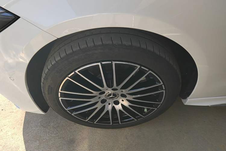 Used Mercedes-Benz C-Class 2023 Restyled C 260 L Sport Edition Left Front Wheel Hub
