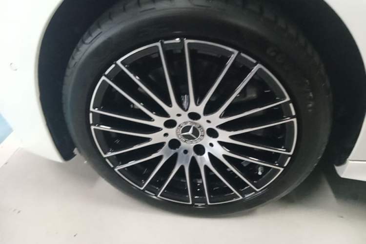 Used Mercedes-Benz C-Class 2023 Restyled C 260 L Sport Edition Left Front Wheel Hub