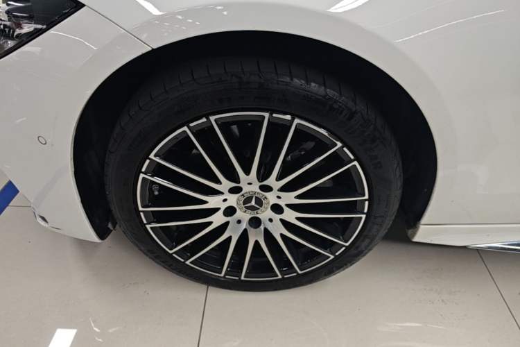 Used Mercedes-Benz C-Class 2023 Restyled C 260 L Sport Edition Left Front Wheel Hub