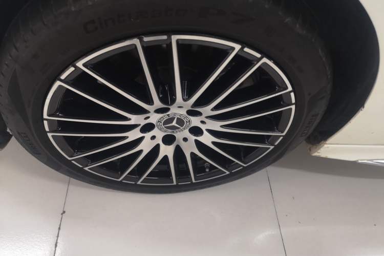 Used Mercedes-Benz C-Class 2023 Restyled C 260 L Sport Edition Left Front Wheel Hub