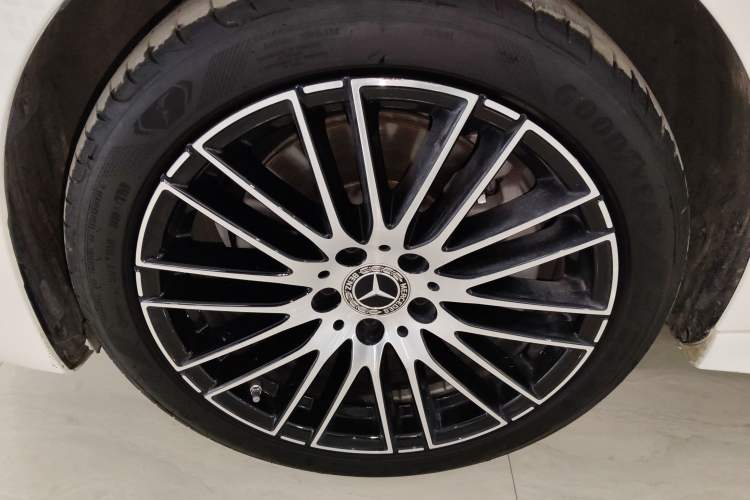 Used Mercedes-Benz C-Class 2023 Second Facelift C 260 L Sport Edition Left Front Wheel Hub