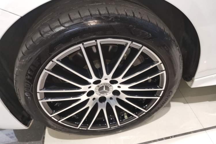 Used Mercedes-Benz C-Class 2023 Second Facelift C 260 L Sport Edition Left Front Wheel Hub