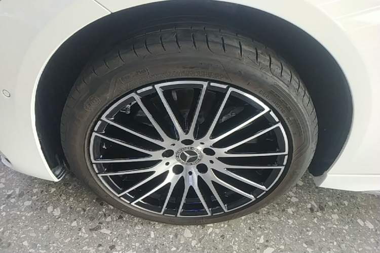 Used Mercedes-Benz C-Class 2023 Restyled C 260 L Sport Edition Left Front Wheel Hub