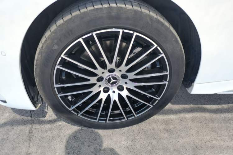 Used Mercedes-Benz C-Class 2023 C 200 L Sport Edition Left Front Wheel Hub